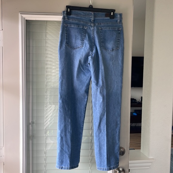 Women’s jeans - Picture 2 of 2